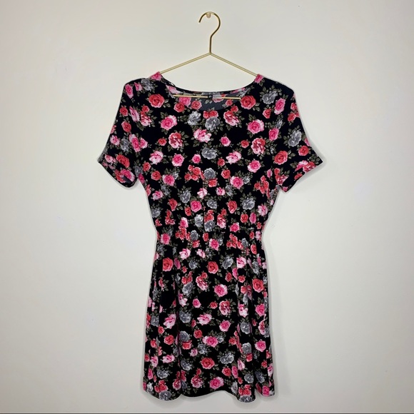 H&M Dresses & Skirts - H&M • Black and Pink Rose Dress w/ Pockets